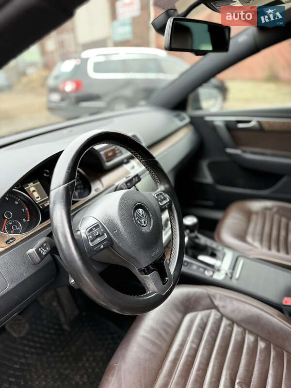 Седан Volkswagen Passat 2012 в Сумах