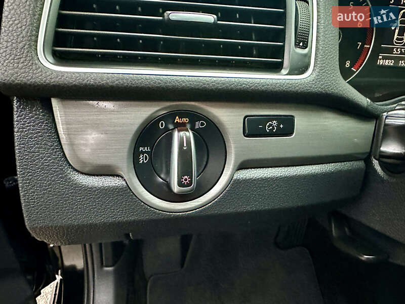 Седан Volkswagen Passat 2014 в Киеве