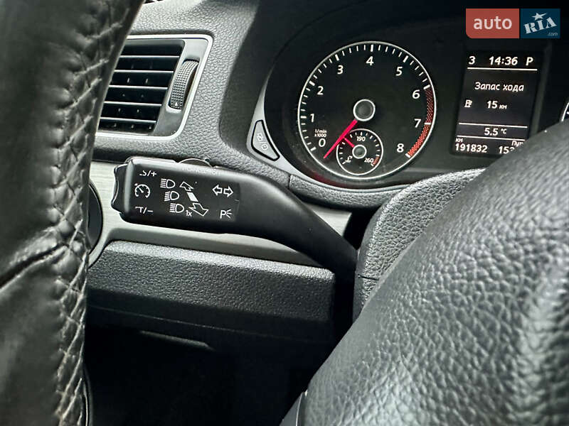 Седан Volkswagen Passat 2014 в Киеве