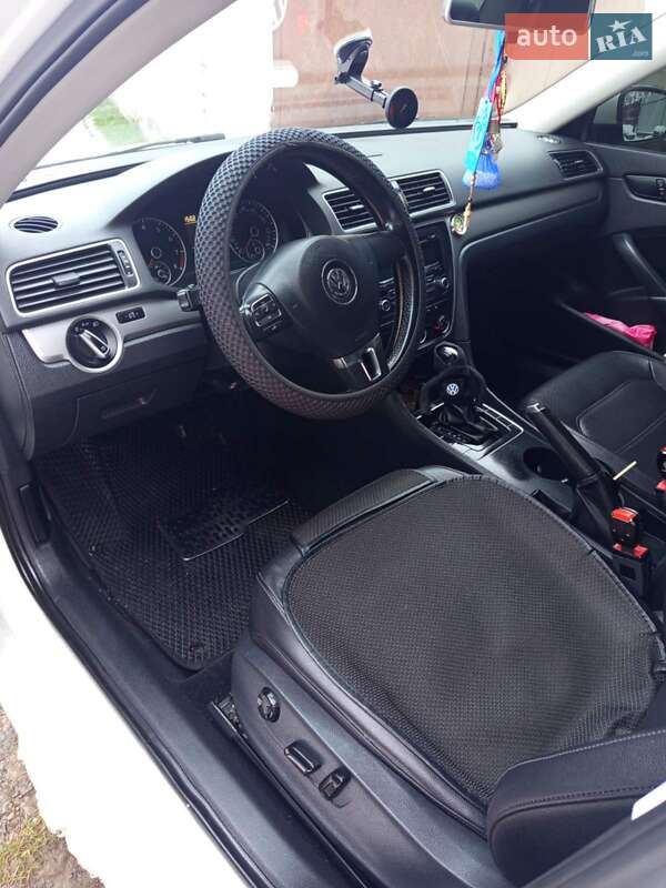 Седан Volkswagen Passat 2014 в Мостиській