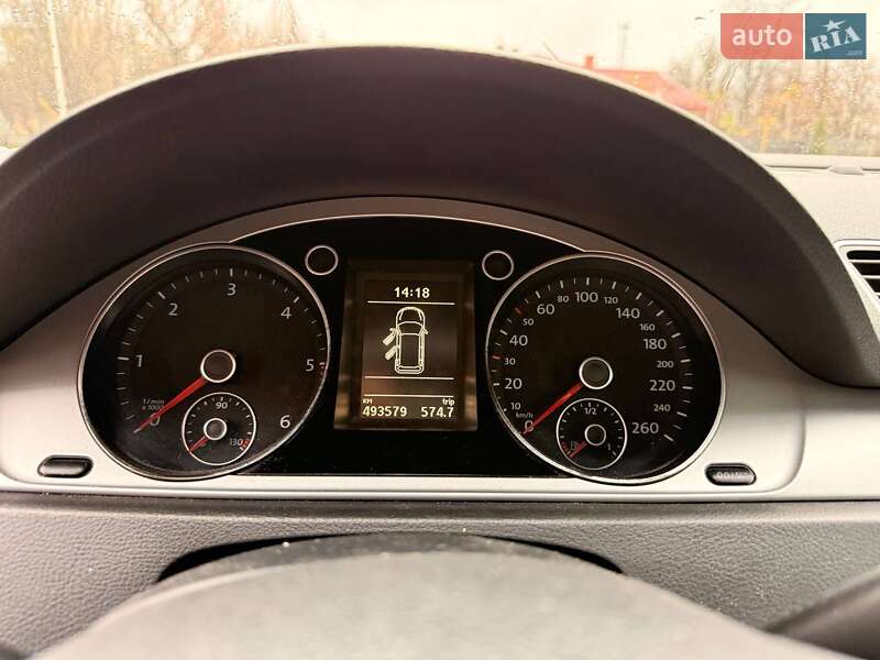 Универсал Volkswagen Passat 2011 в Киеве