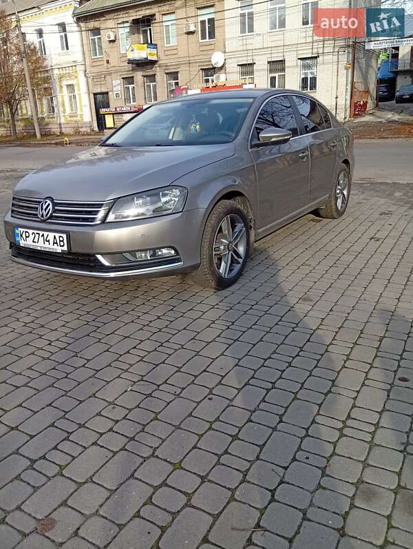 Седан Volkswagen Passat 2012 в Запорожье