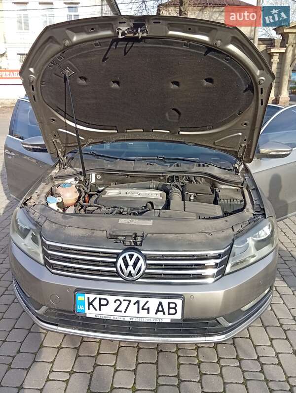 Седан Volkswagen Passat 2012 в Запорожье
