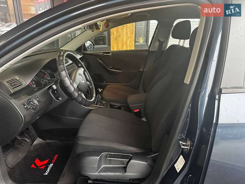 Универсал Volkswagen Passat 2006 в Виннице