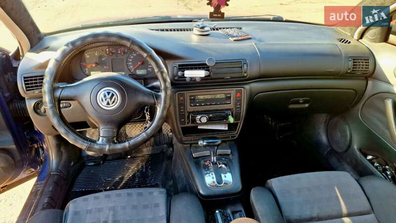 Седан Volkswagen Passat 2000 в Емильчине