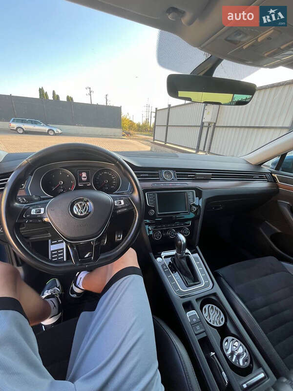 Седан Volkswagen Passat 2016 в Луцке фото 11 Седан Volkswagen Passat 2016 в Луцке