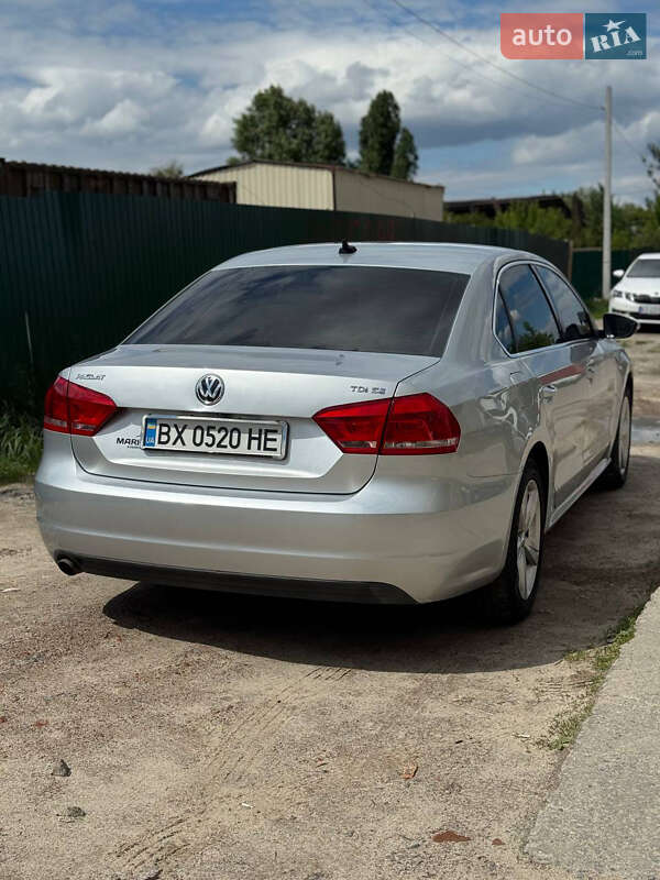 Седан Volkswagen Passat 2013 в Дунаевцах