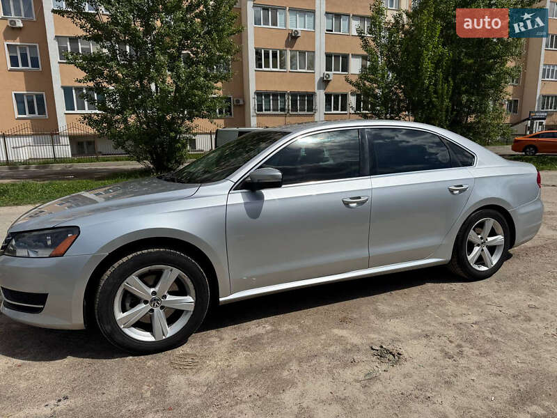 Седан Volkswagen Passat 2013 в Дунаевцах