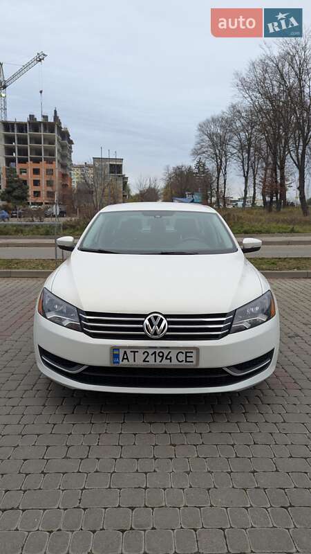 Седан Volkswagen Passat 2015 в Ивано-Франковске