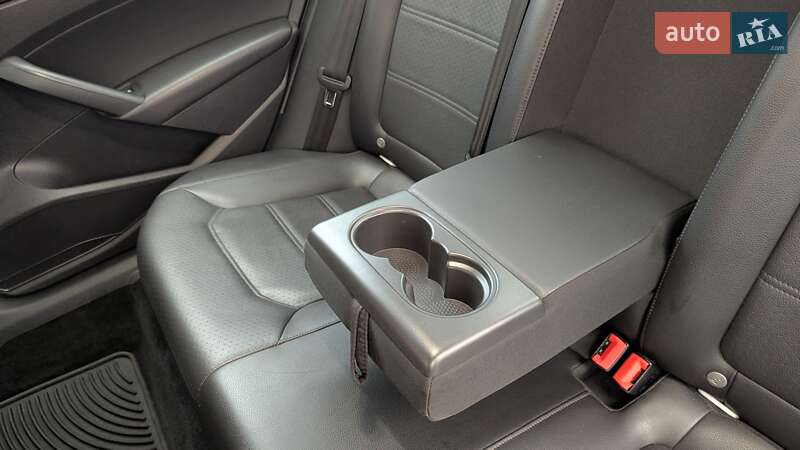 Седан Volkswagen Passat 2015 в Ивано-Франковске