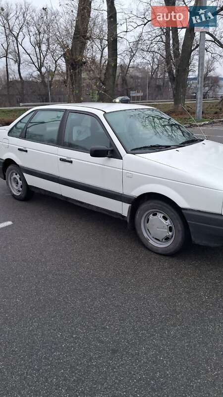 Седан Volkswagen Passat 1991 в Броварах