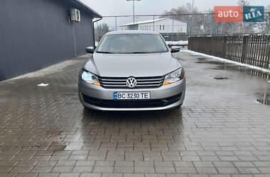Седан Volkswagen Passat 2012 в Львове
