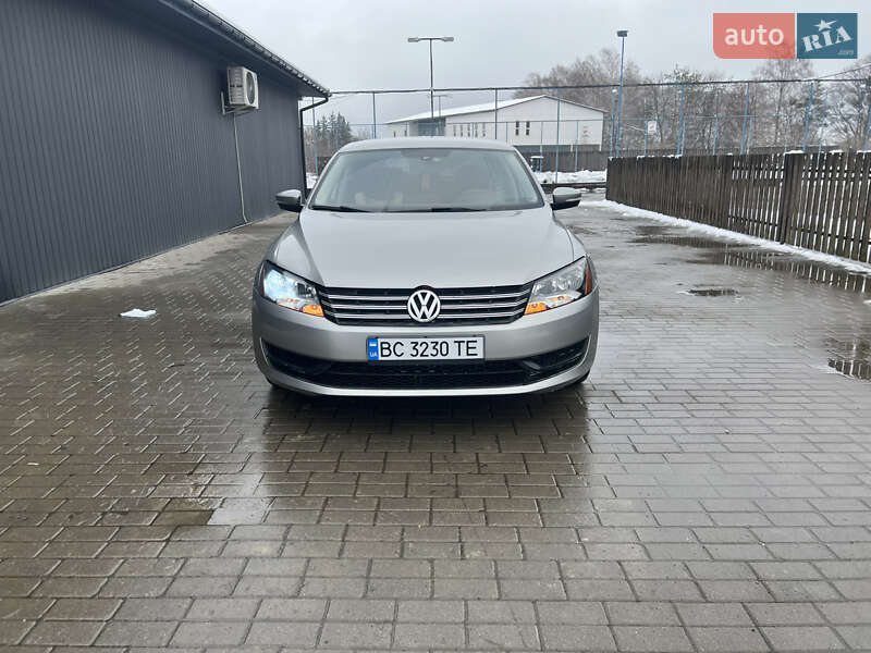 Седан Volkswagen Passat 2012 в Львові