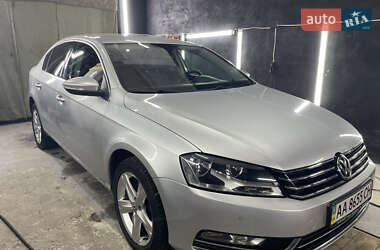 Седан Volkswagen Passat 2011 в Киеве