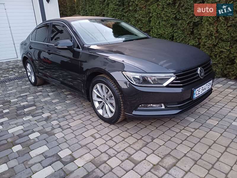 Седан Volkswagen Passat 2018 в Чернівцях