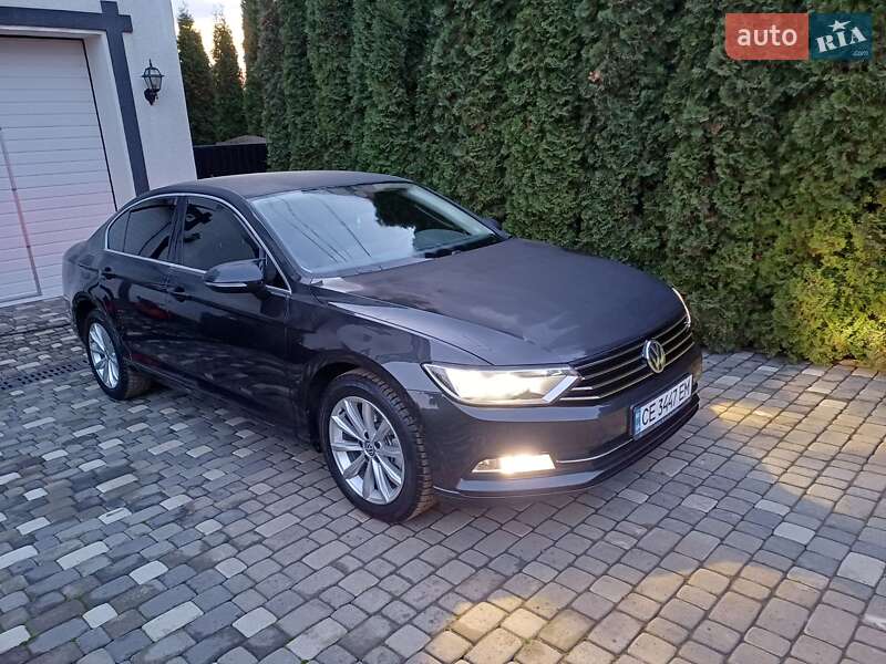 Седан Volkswagen Passat 2018 в Чернівцях