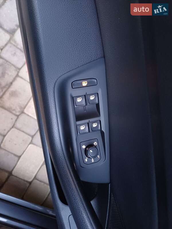 Седан Volkswagen Passat 2018 в Чернівцях