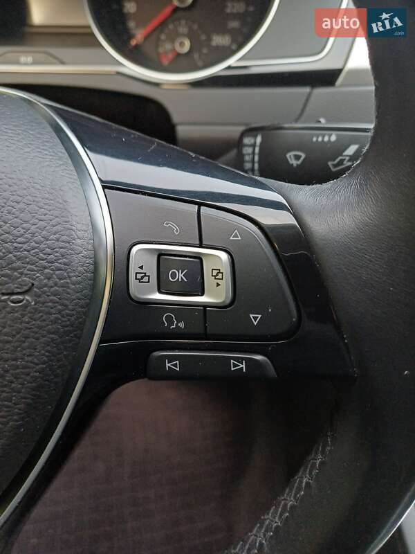 Седан Volkswagen Passat 2018 в Чернівцях