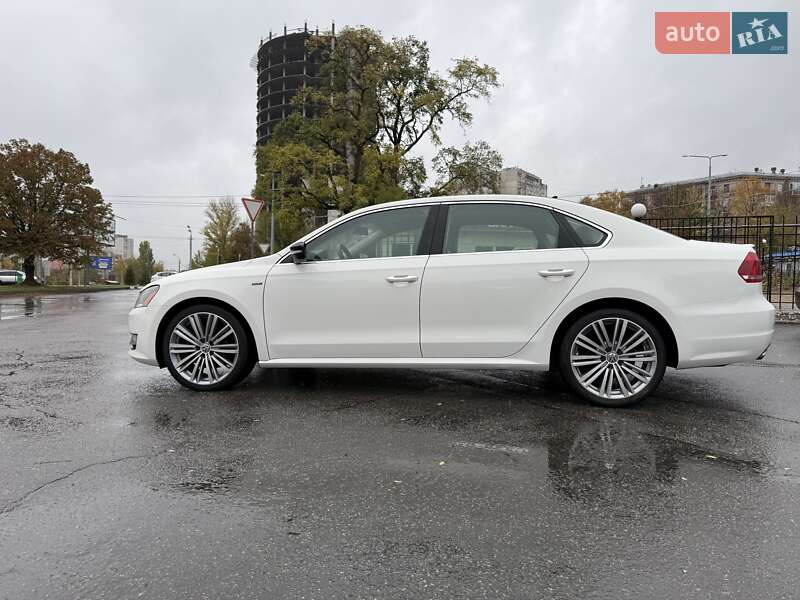 Седан Volkswagen Passat 2014 в Харкові