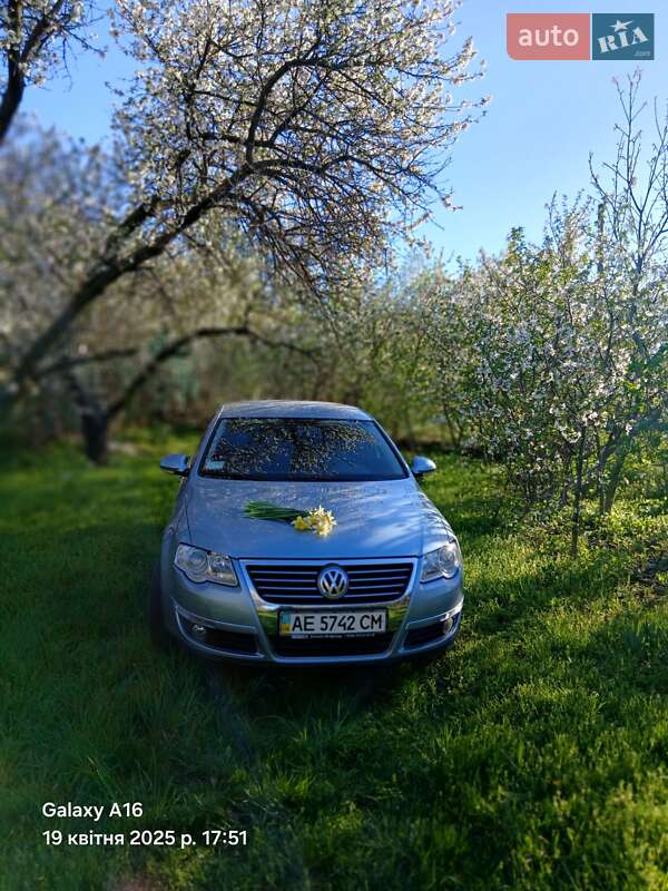 Седан Volkswagen Passat 2007 в Днепре