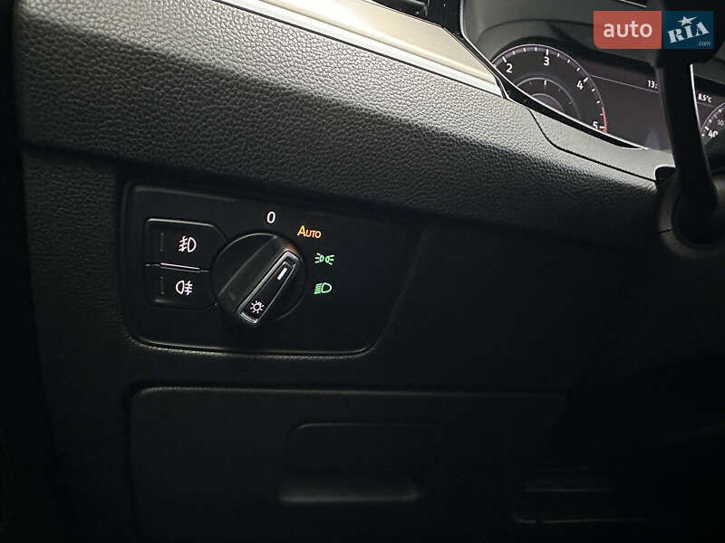 Универсал Volkswagen Passat 2017 в Львове