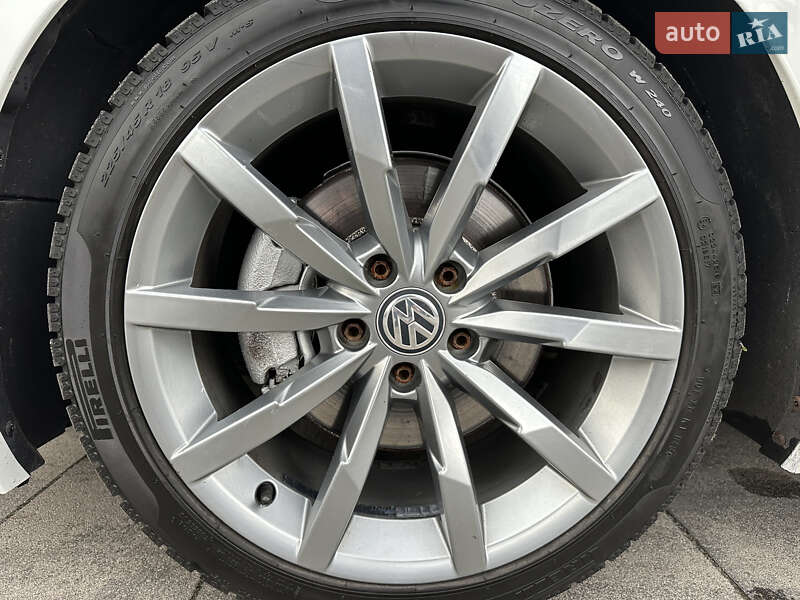 Универсал Volkswagen Passat 2017 в Львове