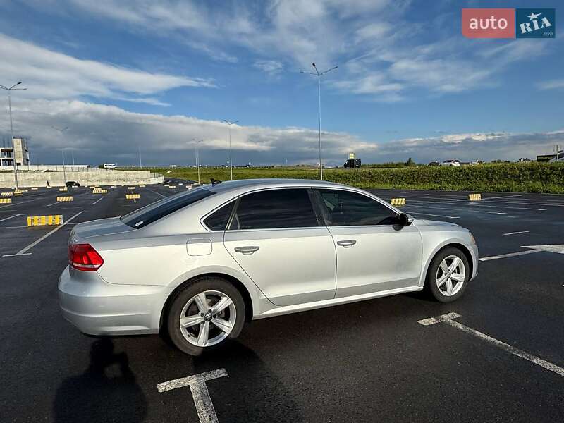 Седан Volkswagen Passat 2012 в Львове