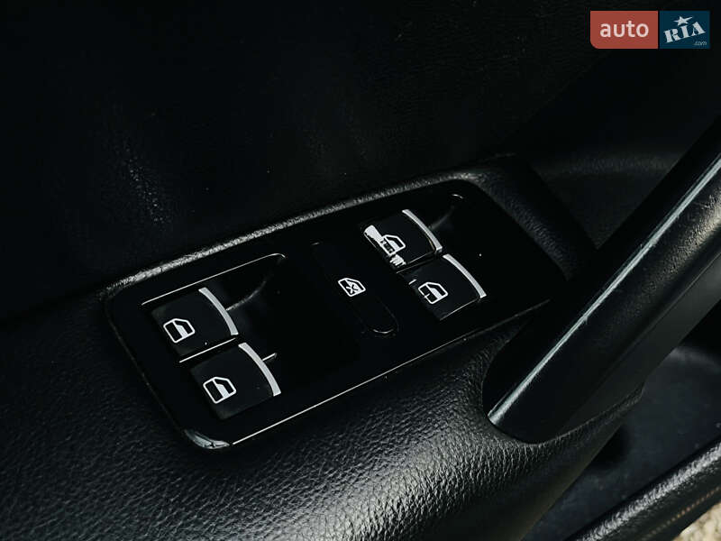 Седан Volkswagen Passat 2012 в Харькове