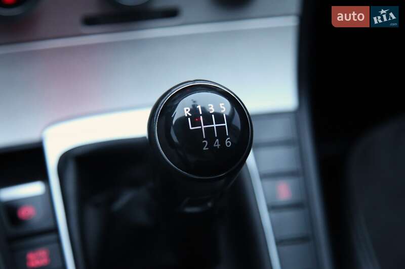 Универсал Volkswagen Passat 2013 в Харькове