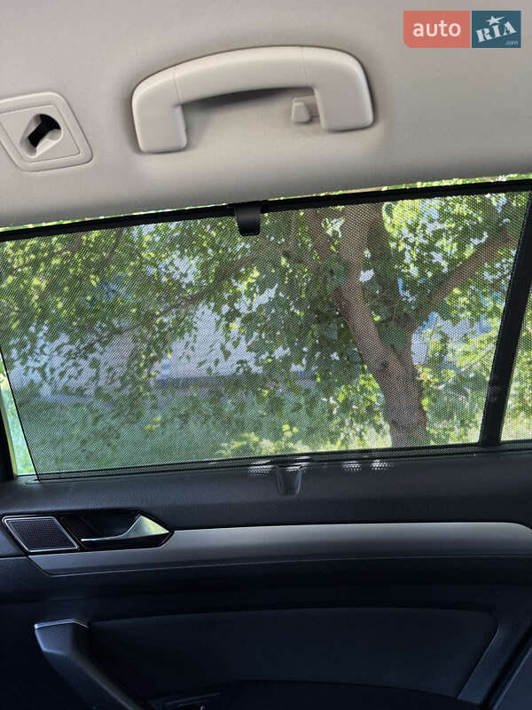 Универсал Volkswagen Passat 2017 в Великой Багачке фото 17 Универсал Volkswagen Passat 2017 в Великой Багачке