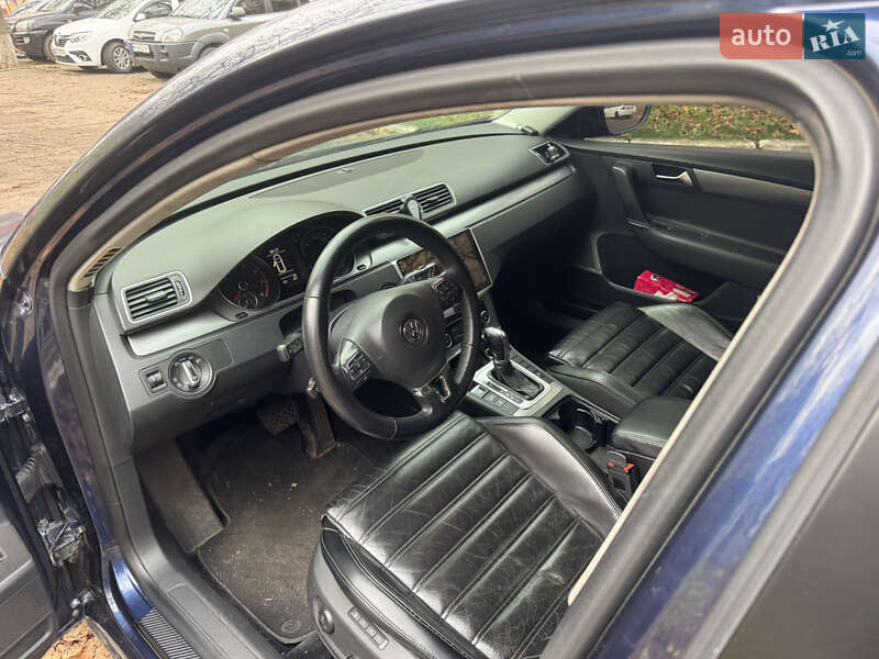 Универсал Volkswagen Passat 2011 в Одессе