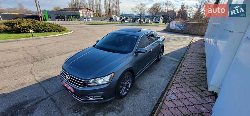 Седан Volkswagen Passat 2016 в Кропивницком