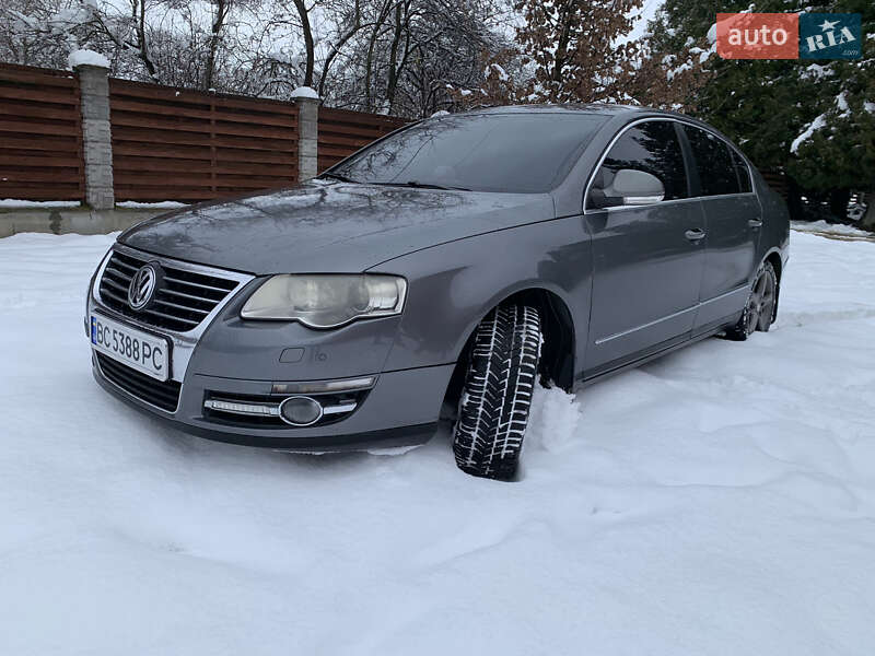 Седан Volkswagen Passat 2008 в Самборе