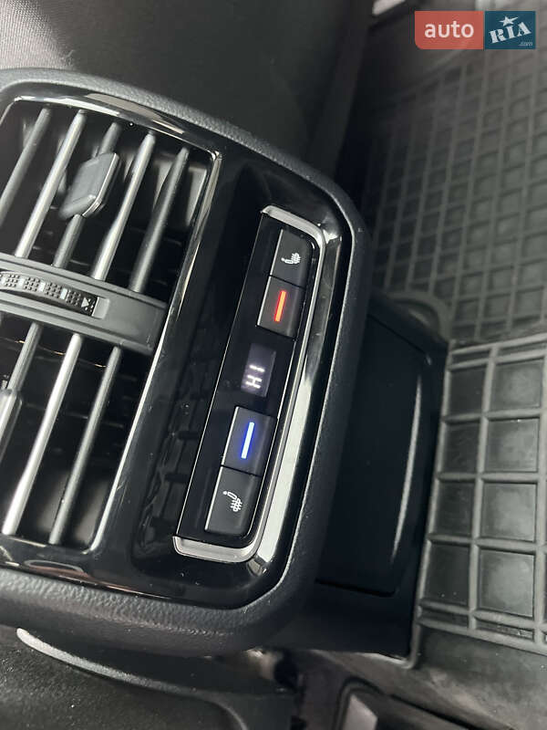 Универсал Volkswagen Passat 2014 в Золочеве