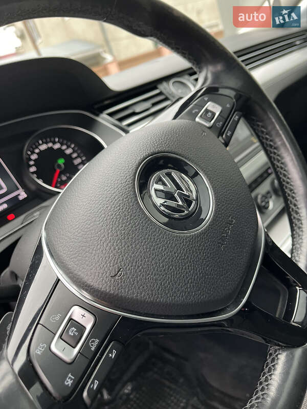 Универсал Volkswagen Passat 2014 в Золочеве