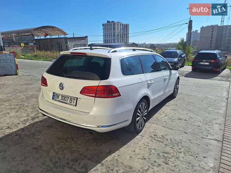 Универсал Volkswagen Passat 2013 в Ровно
