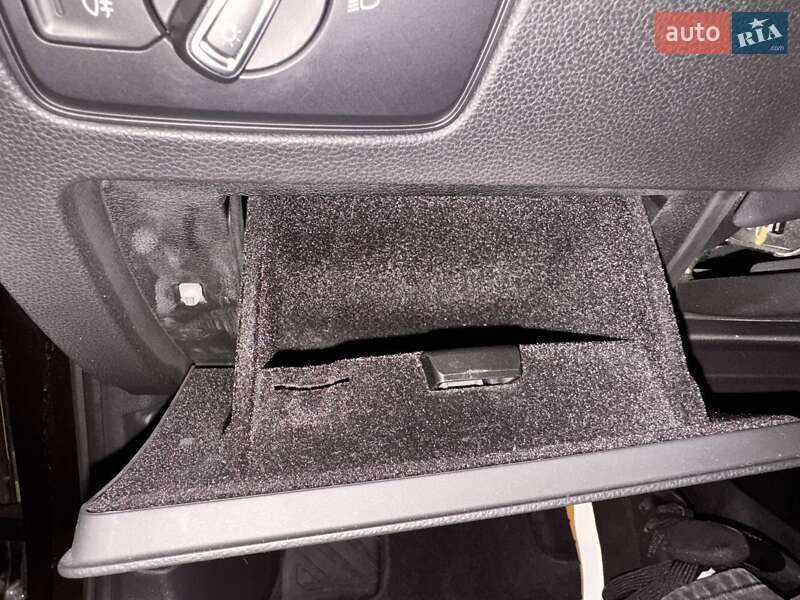 Универсал Volkswagen Passat 2018 в Киеве