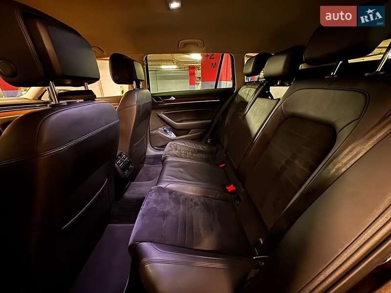 Универсал Volkswagen Passat 2018 в Киеве