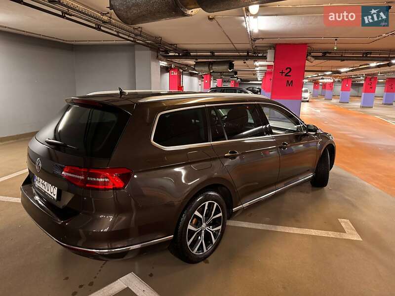 Универсал Volkswagen Passat 2018 в Киеве