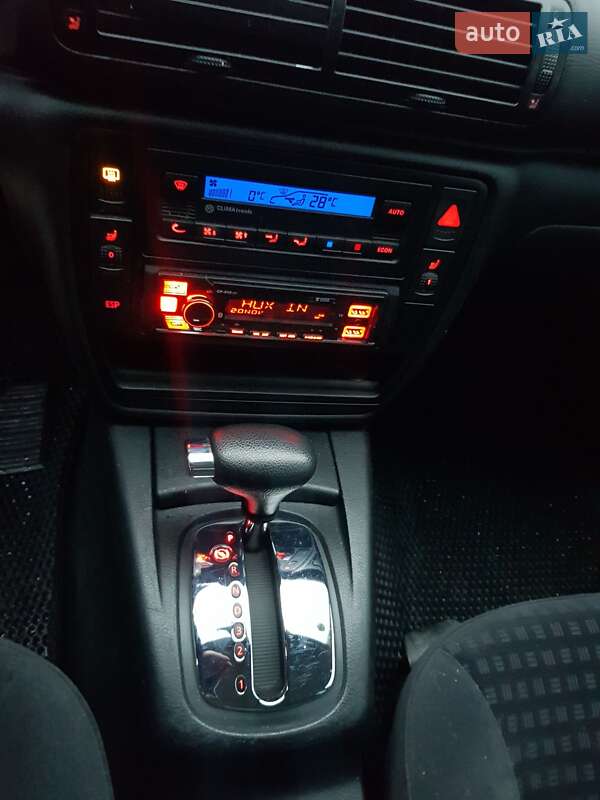 Седан Volkswagen Passat 2001 в Мене