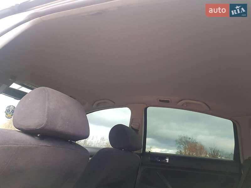 Седан Volkswagen Passat 2001 в Мене