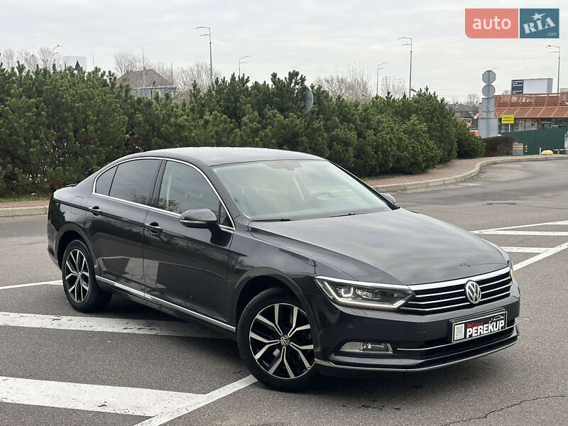 Седан Volkswagen Passat 2018 в Киеве