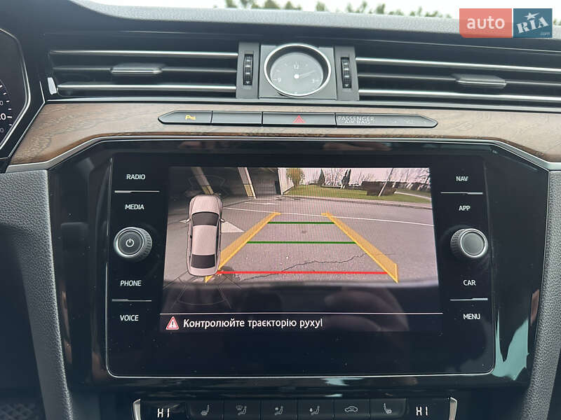 Седан Volkswagen Passat 2018 в Киеве