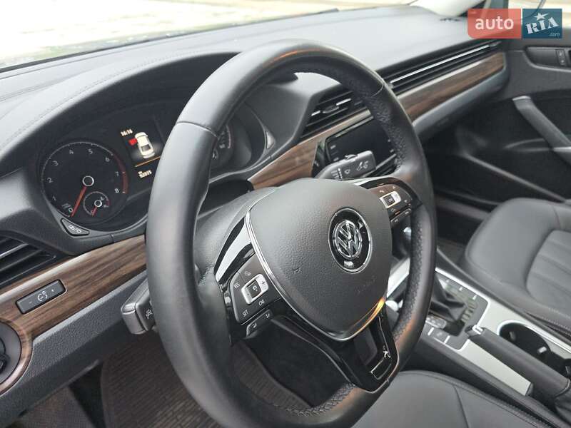 Седан Volkswagen Passat 2020 в Києві