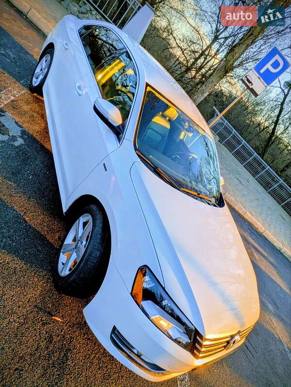 Седан Volkswagen Passat 2015 в Полтаве