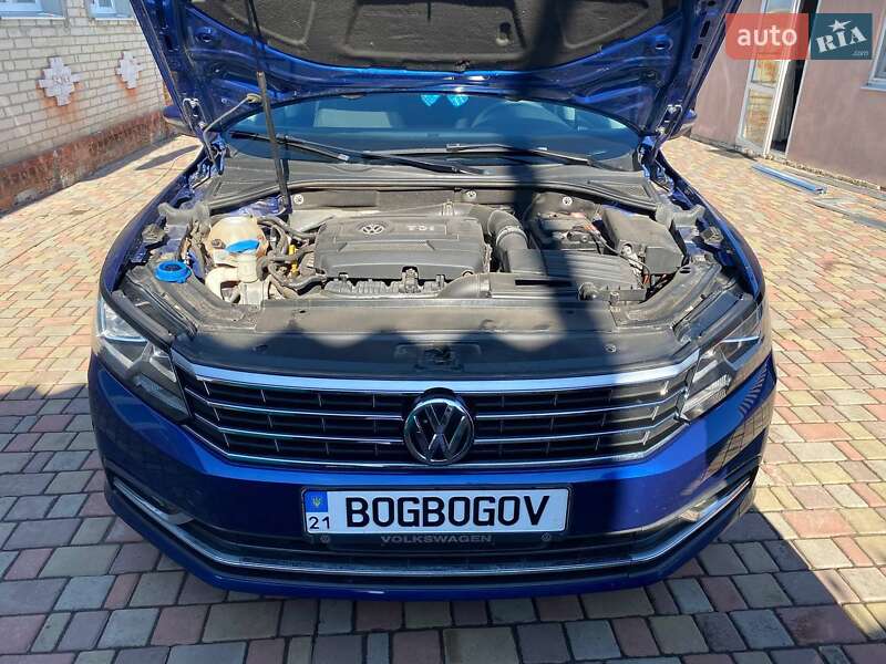 Седан Volkswagen Passat 2015 в Краснокутську