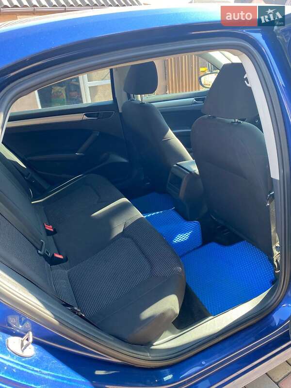 Седан Volkswagen Passat 2015 в Краснокутську