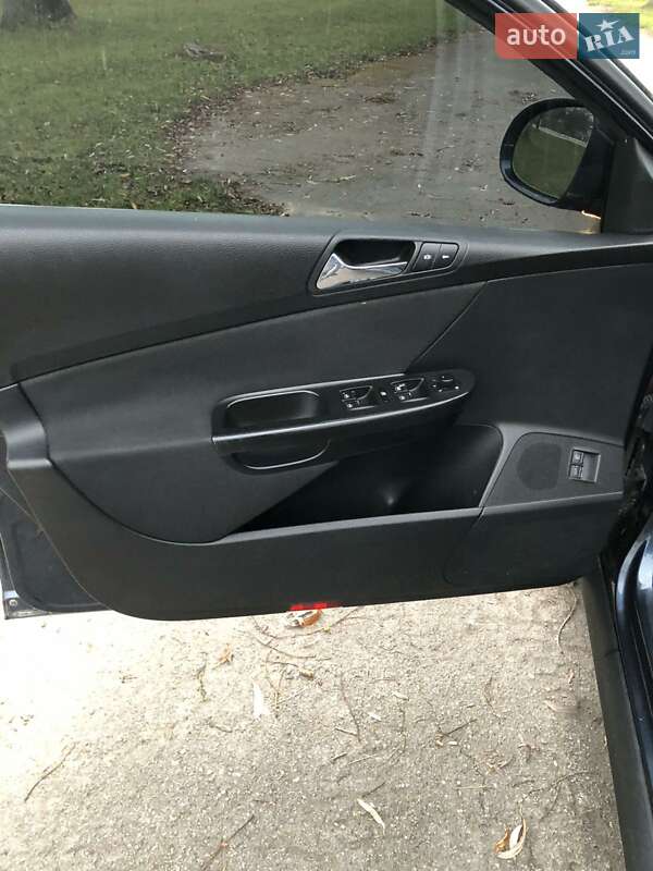 Седан Volkswagen Passat 2006 в Теофіполі