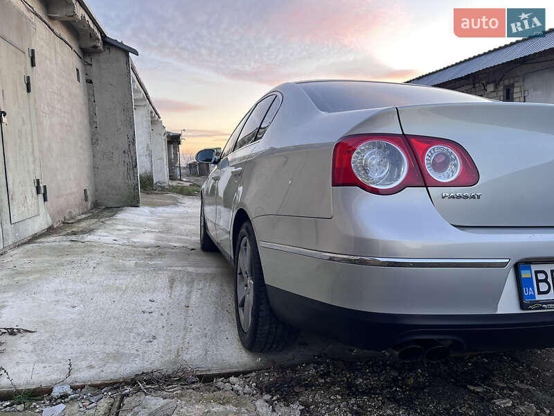 Седан Volkswagen Passat 2010 в Южноукраинске