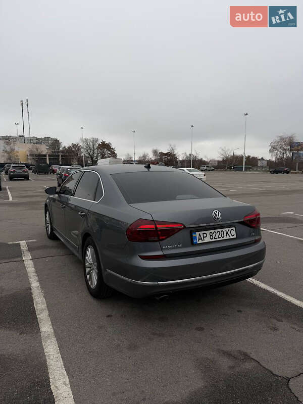 Седан Volkswagen Passat 2016 в Запорожье